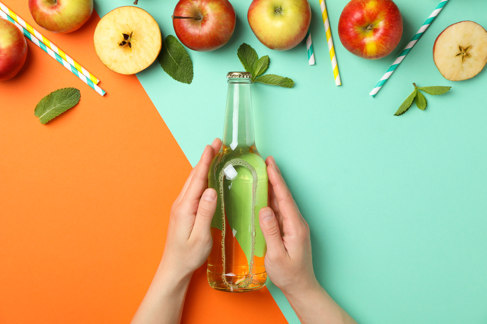 Cách làm sạch da mặt tự nhiên với nước rửa mặt từ giấm táo