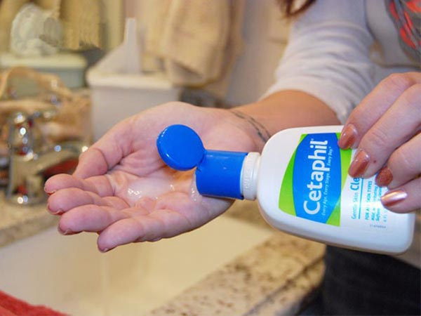 7 cách dùng thú vị với Sữa rửa mặt Cetaphil Gentle Skin Cleanser