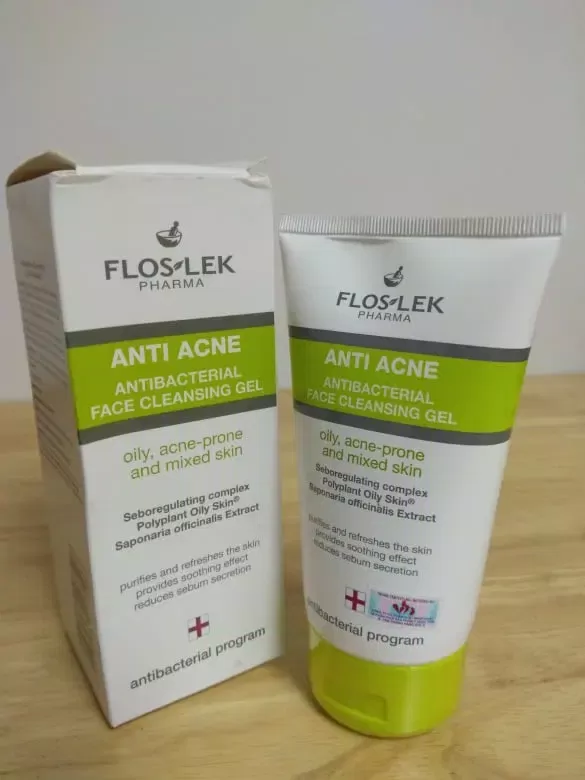 Sữa rửa mặt trị mụn Floslek Antibacterial face cleansing gel