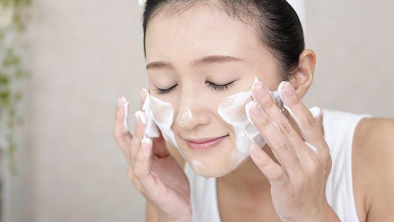Review top những sản phẩm sữa rửa mặt giúp làm sạch da tốt nhất hiện nay